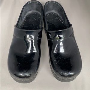 Black patent leather Dansko clog